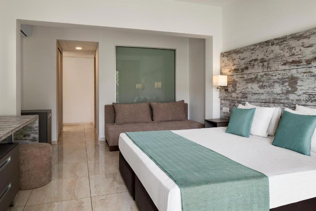 Freij Hotel & Resort - Adults Only Aya Napa Dış mekan fotoğraf